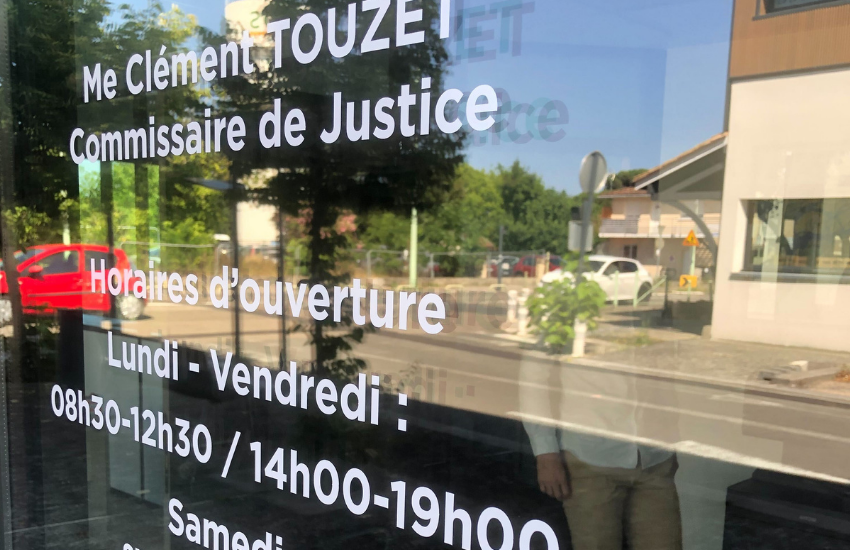 Image d'un lettrage adhésif