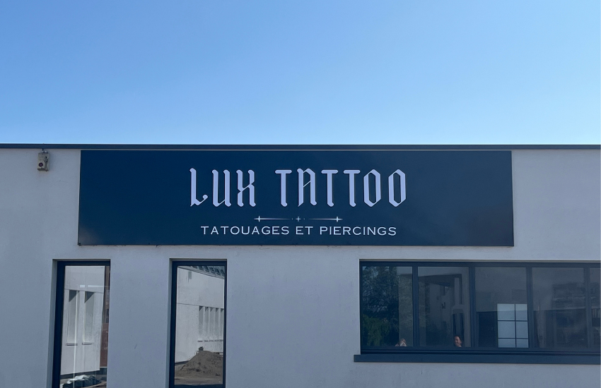 Image d'un panneau enseigne